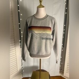 Prairie Mountain “Juneau” Alaska Graphic Sweatshirt – Rainbow Mountain Small